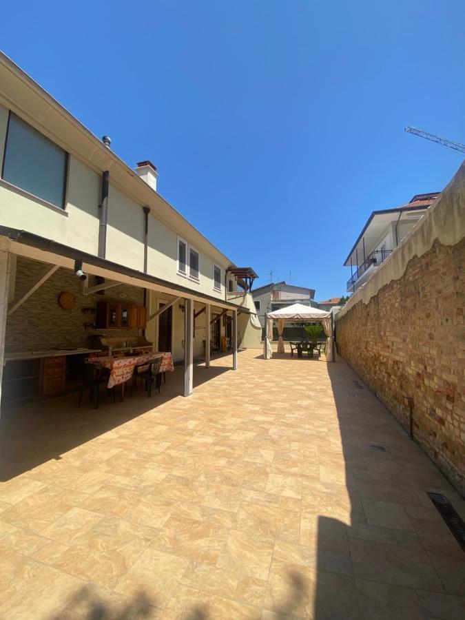 Caserma Guelfa - Casa Vacanza Chiarina San Benedetto del Tronto Kültér fotó
